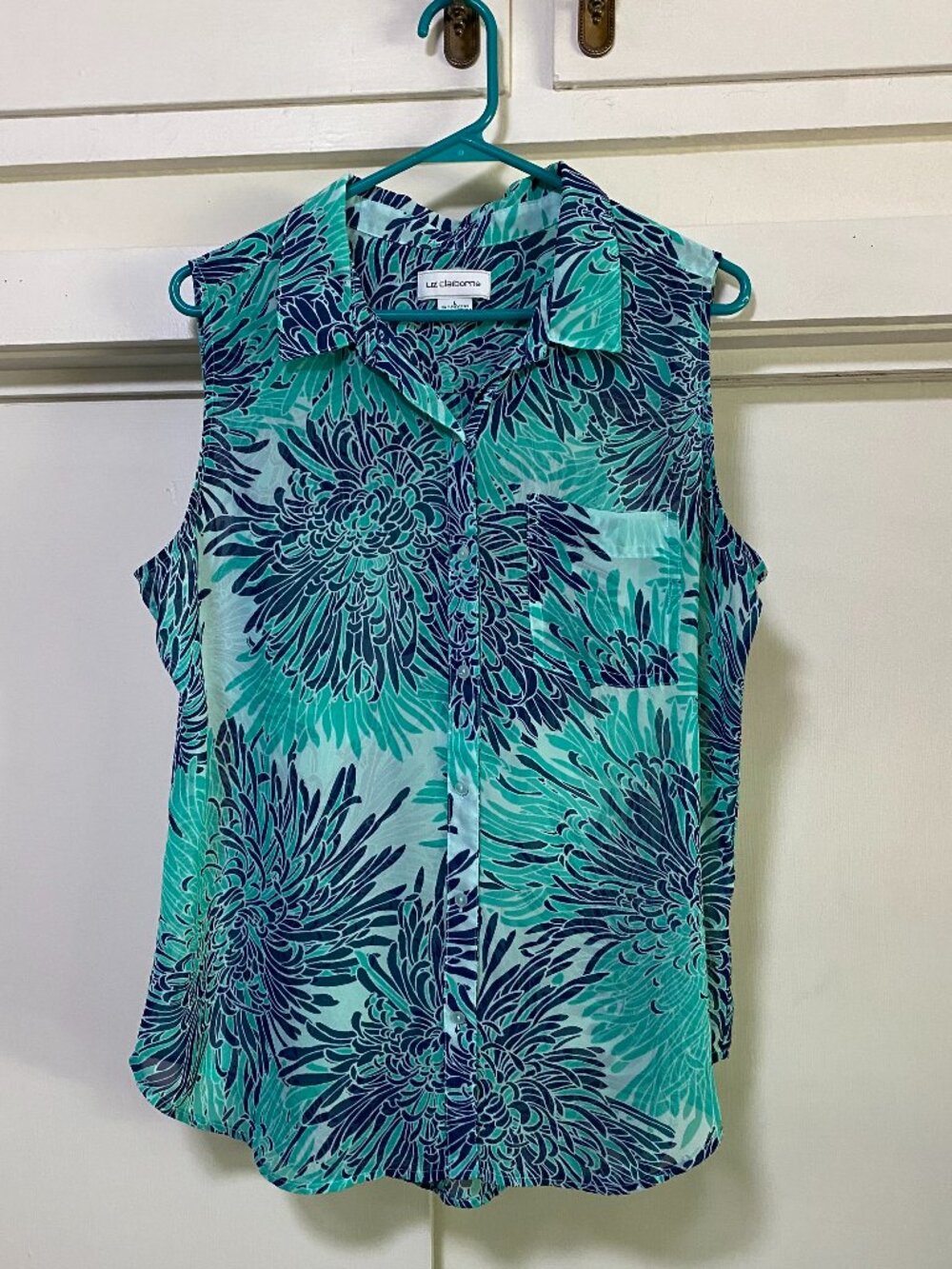 Liz Claiborne, sleeveless, turquoise, blue & navy, button-down blouse, size L